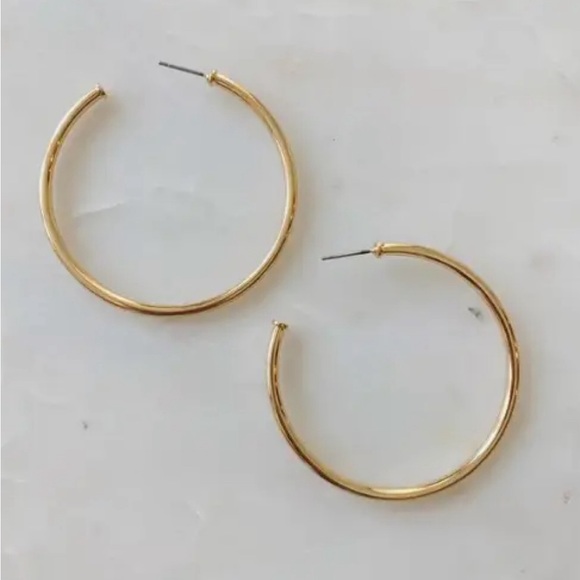 ✨14K Gold Fill Hoops✨ - Picture 2 of 2